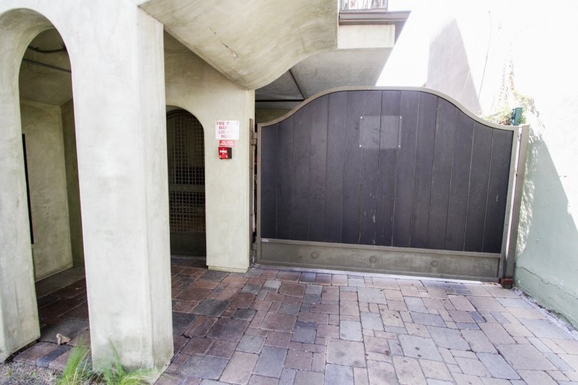 The entryway at 917 Sierra Bonita in West Hollywood