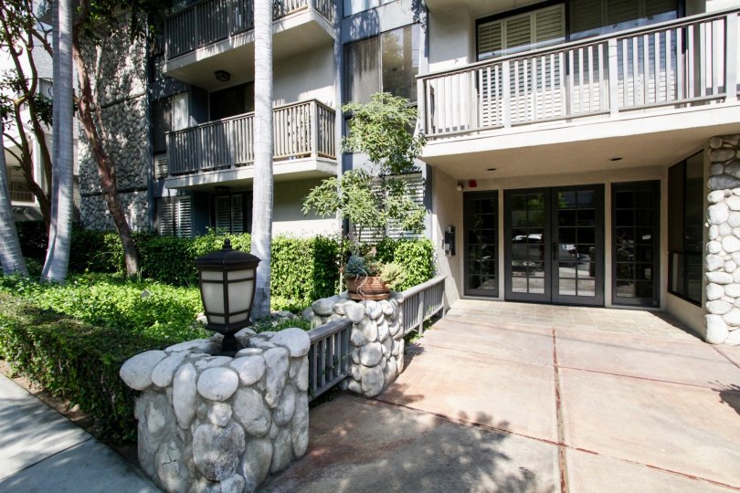The walkway into Alta Loma West located in West Hollywood