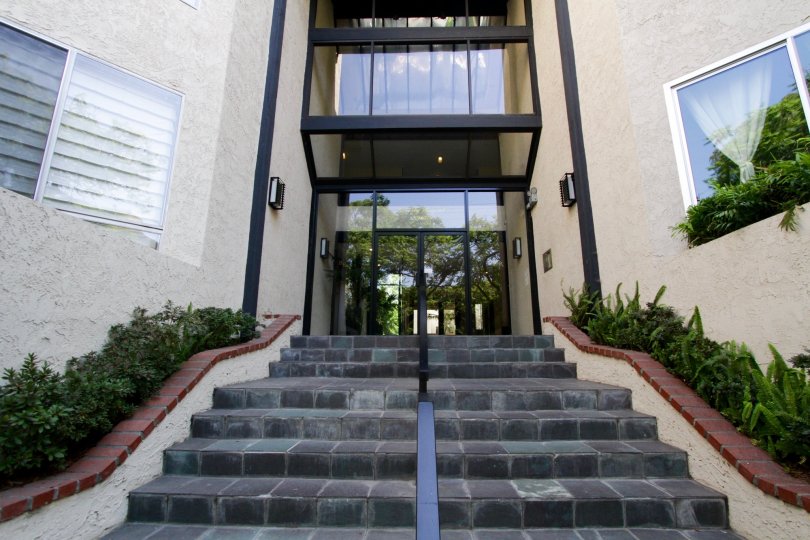 The entrance into Beverly Regent in West Hollywood