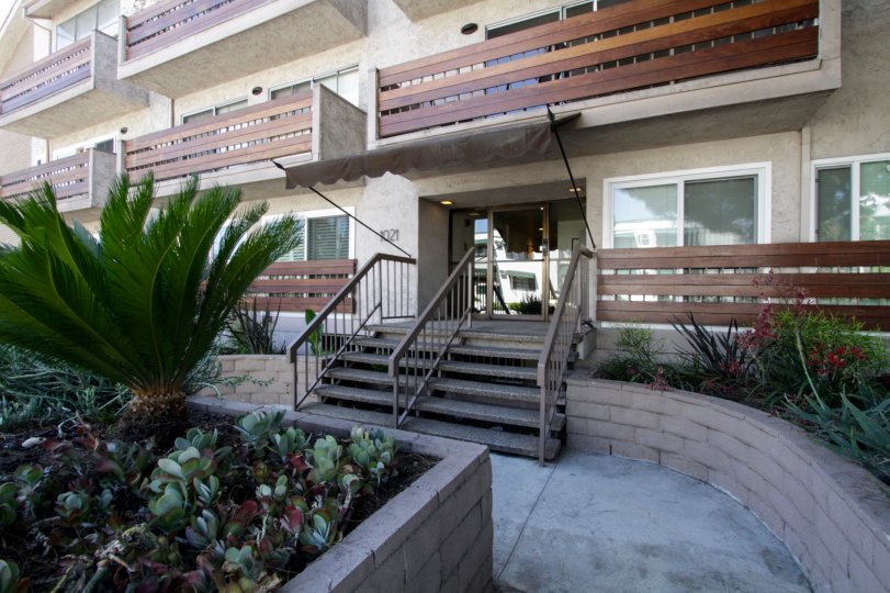The entrance into the Crescent Regency in West Hollywood