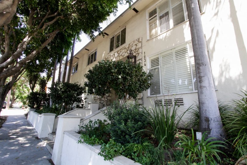 The Havenhurst Manor building in West Hollywood