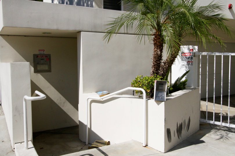 The entrance into Hilldale Terrace in West Hollywood