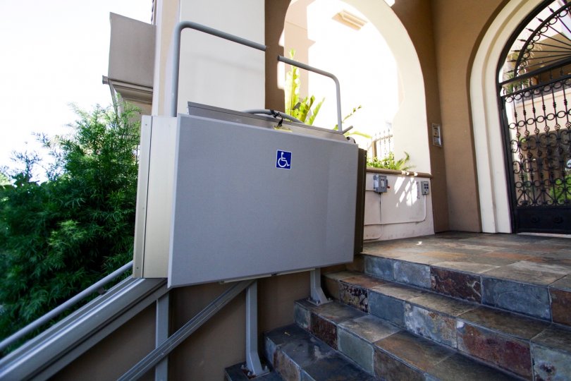The machine that allows for disabled people to reach entrance into the Tuscan Sun