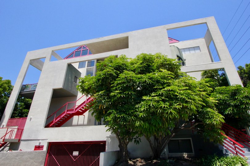 a beautiful home in west la city at california with beautiful architecture