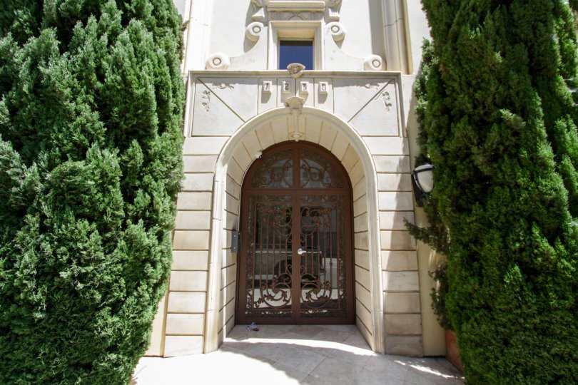 The entrance into 1230 Westholme in Westwood