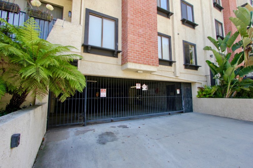 GLENDON TERRACE II IS IN THE CITY OF WESTWOOD AND IN THE STATE OF CALIFORNIA. THER IS A GRILLED GATE
