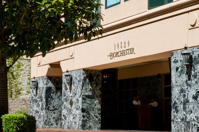 The parking for those at the Wilshire Lencrest