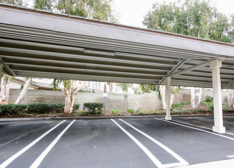 Summit Courtis a very nice community of approximately 335 units built by Baldwin Homes between 1994 – 1995. It’s located a short walking distance fromRonaldReaganPark(formerly known asToyonPark) and within walking distance to the local Ralph’s shopping ce