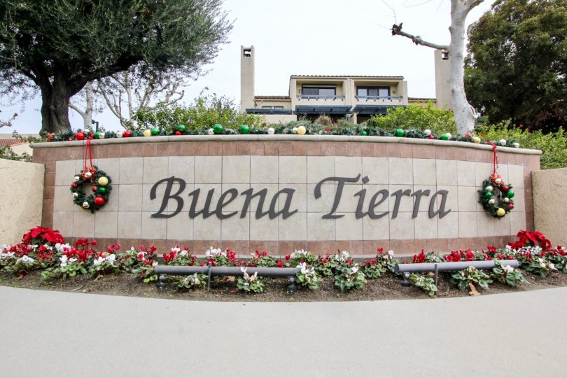 Excellent approach of lawn and park with trees in Buena Tierra of Buena Park