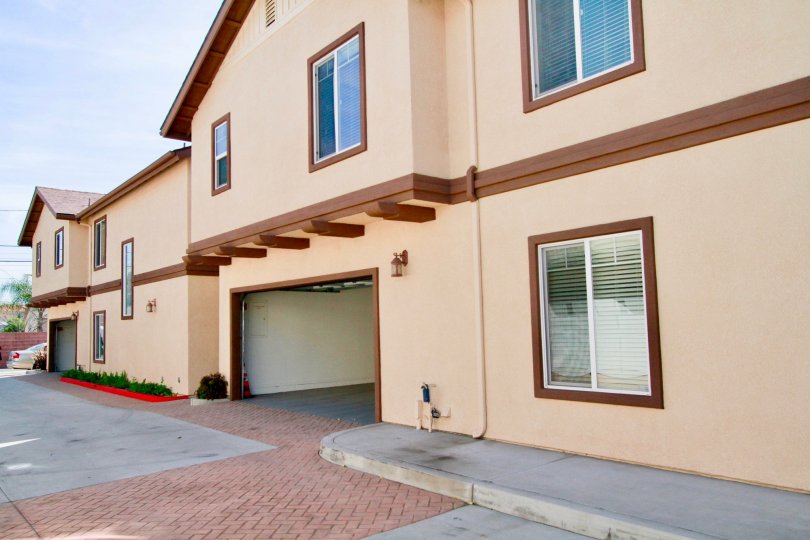 A Grand apartment in Villa Saint Ann, Cypess, california