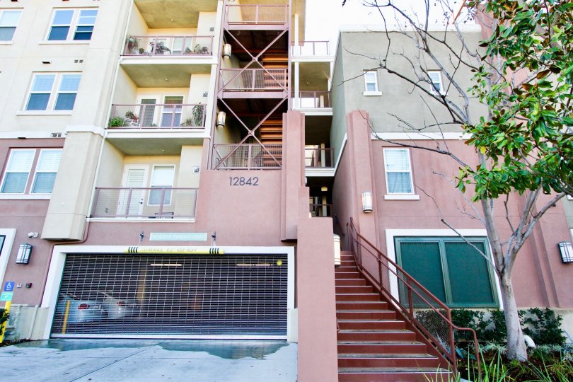 THE 12842 FLAT IN THE LOTUS WALK WITH THE UPSTAIRS, TREES