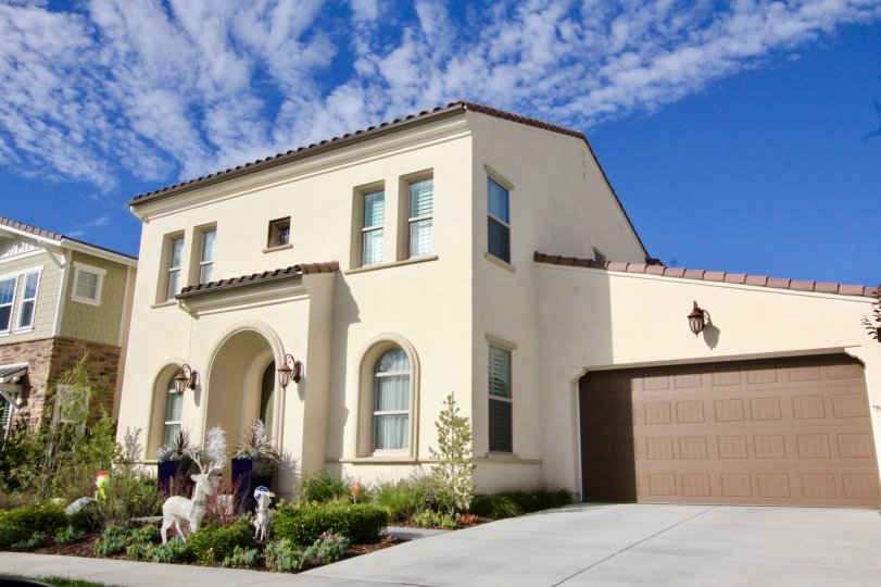 Nice sky view of a spacious villas in Roundtree in Irvine