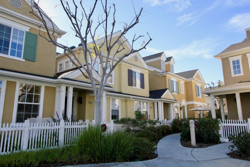 There are some well designed houses in the Charleston Place.