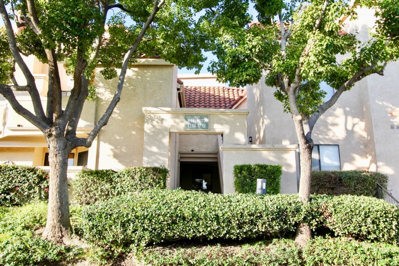 Villa Mira condos are located in the coastal community of Laguna Niguel. The Villa Mira complex is ideally located near the 73 and 5 freeway near Cabot Road. These condos were built between 1984 - 1985 and feature two to three bedroom floor plans that ran