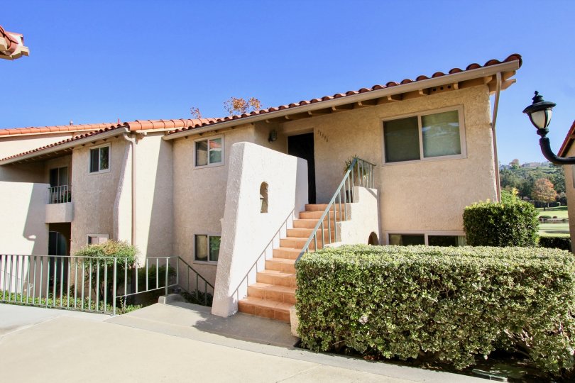 West Nine Condos are located in the coastal community of Laguna Niguel. This is a great condo complex that was originally built in 1971 and is located directly next to the 7th and 8th hole of the El Niguel Country Club golf course. Many of the units in th