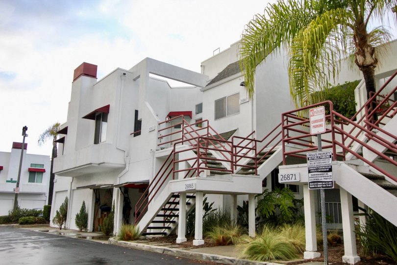 the hillcrest village is a zic zag steps model house of the mission viejo city in california
