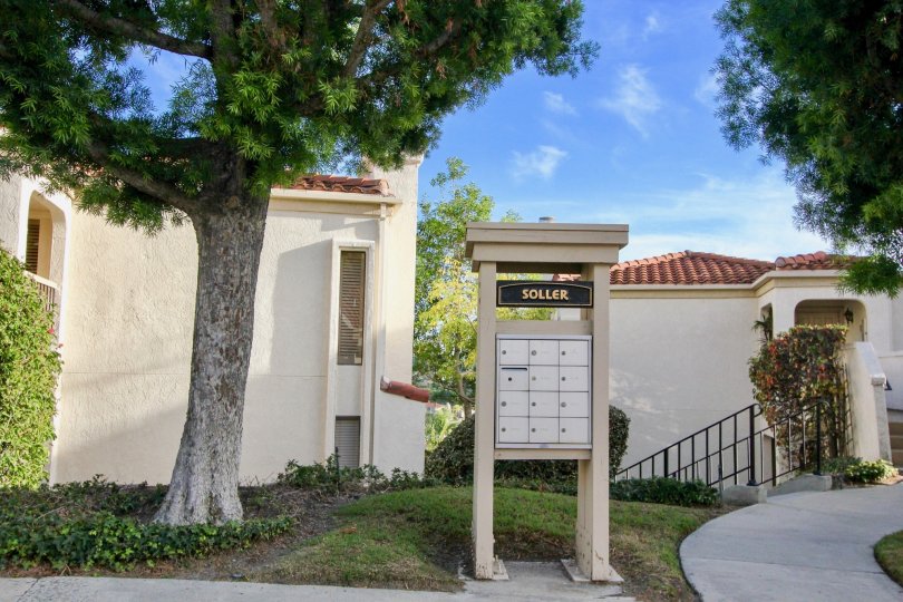 Picture of house entry in California in Mission Viejo