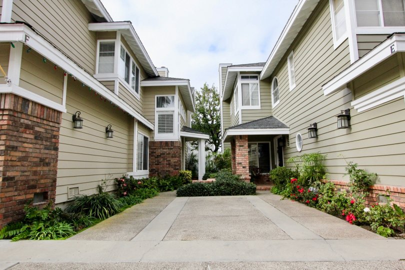 A sunny day in the Beacon Court with two apartments.