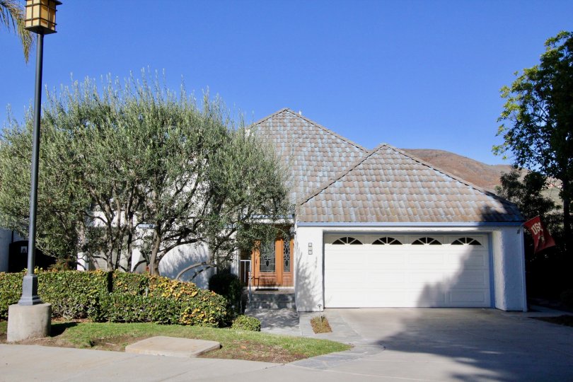 Las Marias is a great community located in the Forster Ranch area of San Clemente. Tucked away in a discreet location, this small gated community is private and features of golf course frontage and golf course view homes for sale. If you have ever seen th