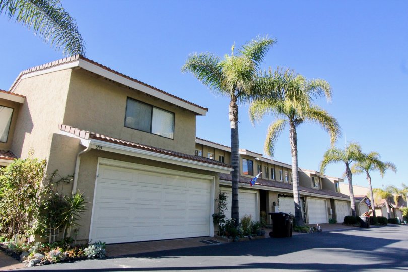 Seaview Townhomes are two story style town homes located in the Southeast section of San Clemente near the San Clemente Police Department. Ideally situated on a hillside, the homes offer wonderful ocean and Catlaina Island views. Most floor-plans offer en