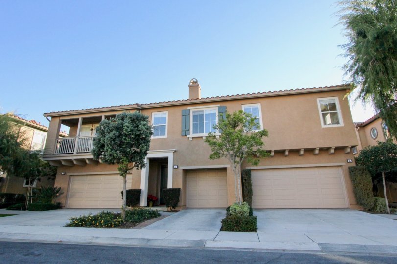 Majestic side-by-side units enjoy easy access to garages and entryways at the Verano community