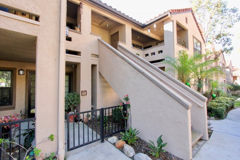 Vista Pacifica is located in the Rancho San Clemente area of San Clemente, California. Vista Pacifica is great place for first time home buyers and real estate investors looking for entry level condos in San Clemente. Located in the Rancho San Clemente ar