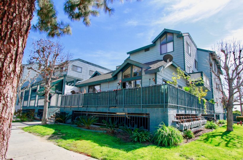 Pine Vista Santa Ana California looks with nice grey colored painting and blue sky at back will attract very one