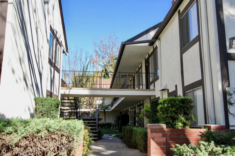 Nice villa with small plants and steps in Williamshire Condos of Tustin