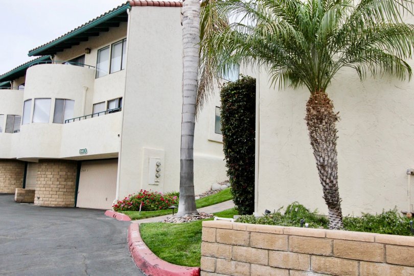 A side view of La Costa Del Sol apartments in Carlsbad California