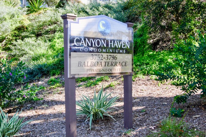 anyon Haven , Clairemont Mesa  , California, sign post, greenery