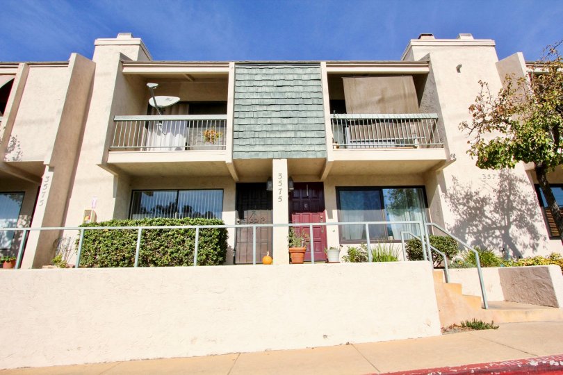 Pacific Racquet Club ,: Clairemont Mesa , California, old building,balcony