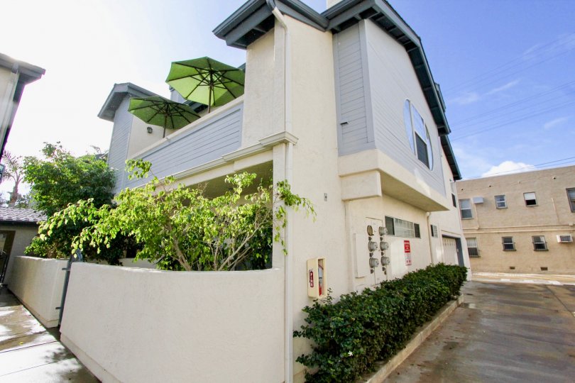 Shrubs line the building at Oxford Park in Coronado, California