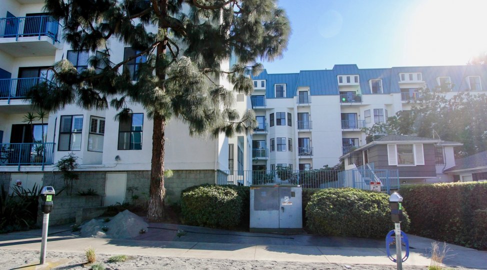 Sunny day in Le Parc Chateu in the city of Hillcrest. Enjoy the sandy beach and beautiful scenery