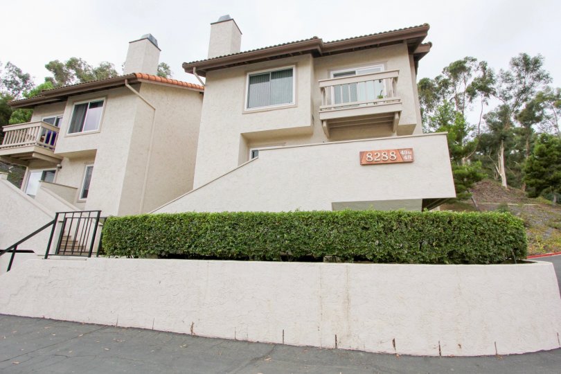 frontail view of lajolla hideway twostory apartments in la jolla california