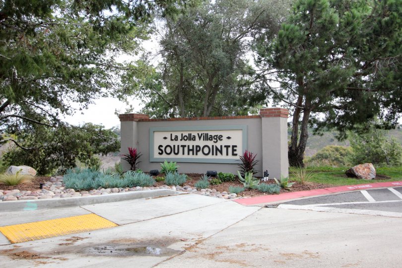Streetside Southpoint community entrance sign in La Jolla