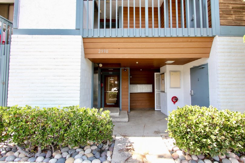 Walkway with bushes on either side at 2990 Mission in Mission Beach CA