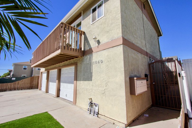 THE 3540 APARTMENT IN THE MADISON GARDENS WITH THE ELECTRIC BOX, GRASSLAND, BALCONI