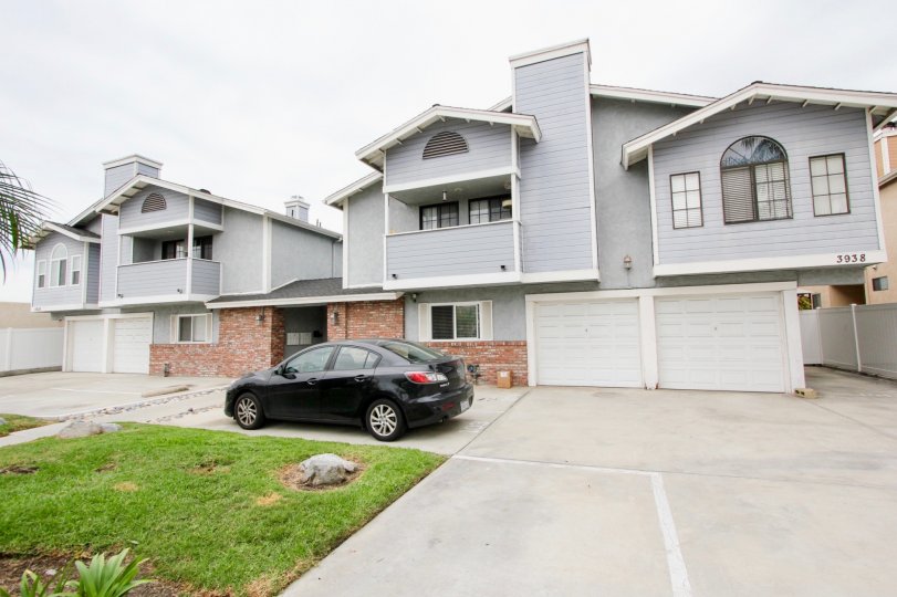 Beautiful beachy townhomes in the Arizona Park Community