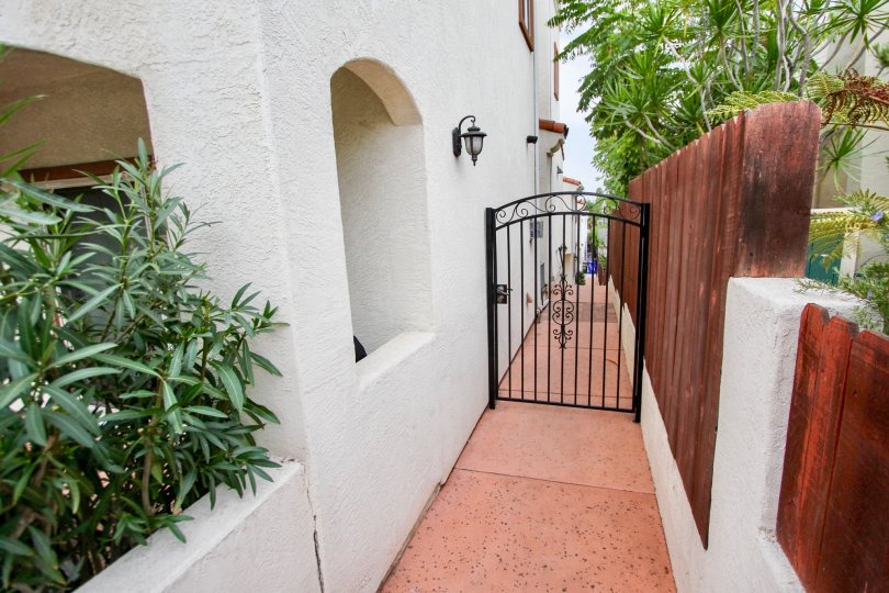 Upon the gate of villa in Villas de Mediterraneo has light lamp