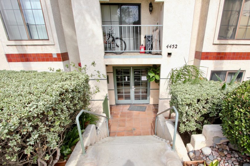 Take a look at this nice apartment complex in Ocean Beach