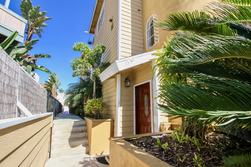 Excellent view of entrance with garden in a villa on a sunny day of Reed Ave of Pacific Beach