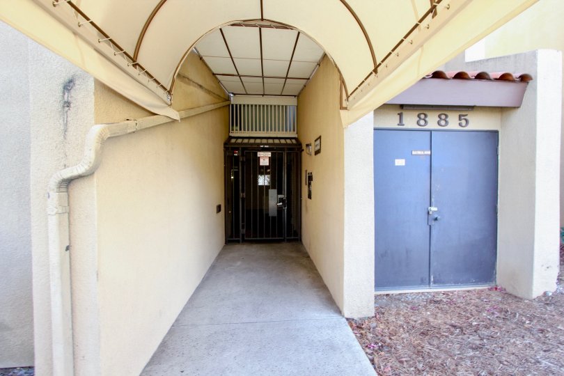 THE 1885 APARTMENT IN THE THE PLAZA WITH THE PATHWAY, STEEL GATE, PIPE CONNECTION