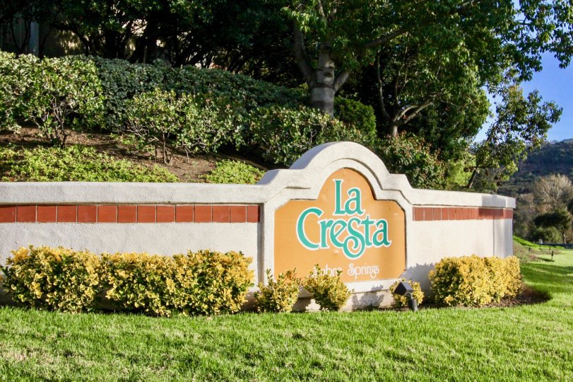 La Cresta is a building of of city of Rancho Bernardo, California