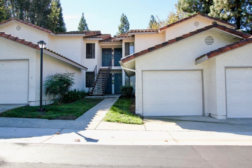 House with air vents and garages at Lomas Bernardo in Rancho Bernardo CA
