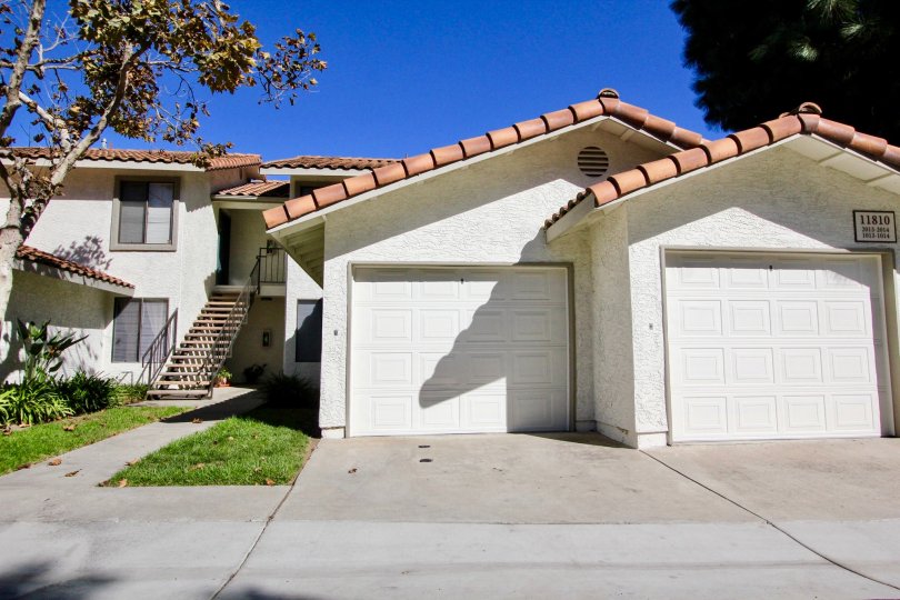 Housing with stairs and garages inside Lomas Bernardo in Rancho Bernardo CA