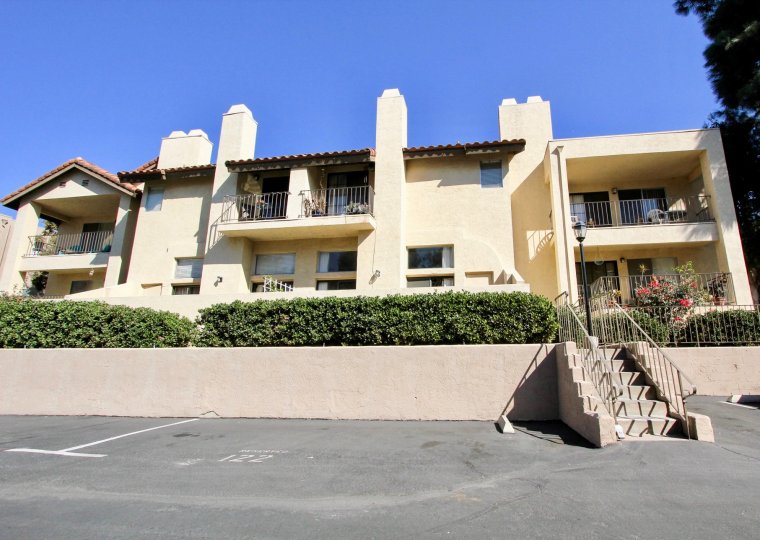 Easy parking and lots of wiggle room in these spacious apartments at Avocado Gardens in San Marcos, CA