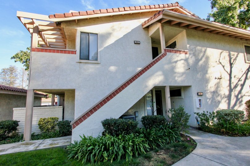 Shadowridge Glen Vista California stucco House red tile
