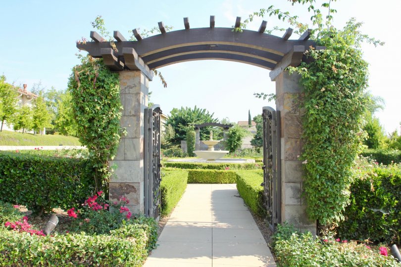 Trilogy at Glen Ivy Condos, Lofts & Townhomes For Sale Trilogy at