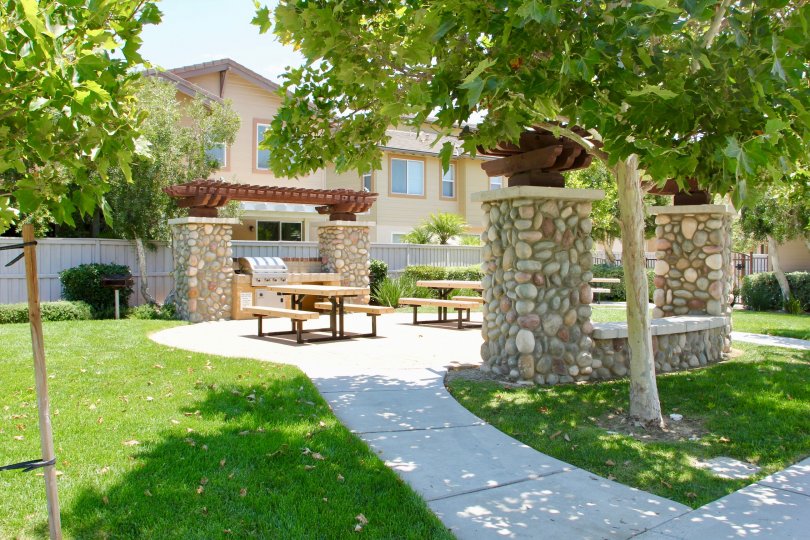 Amberwalk at Ivy Condos, Lofts & Townhomes For Sale Amberwalk at Ivy