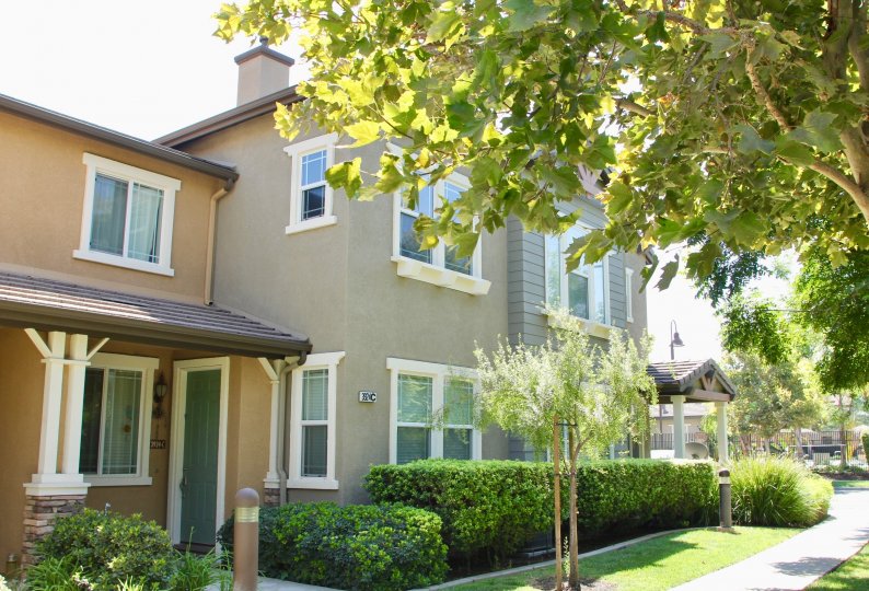 Square Condos, Lofts & Townhomes For Sale